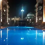 Konyaalti\'Nda Lueks Havuzlu 1+1