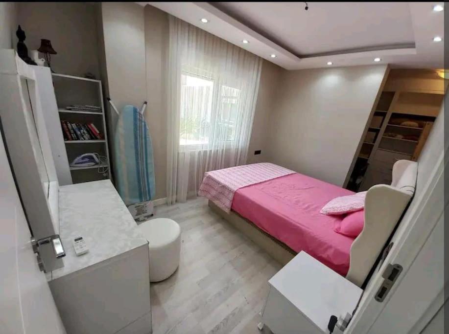 Daire Konyaalti'nda Luks Havuzlu 1+1 *