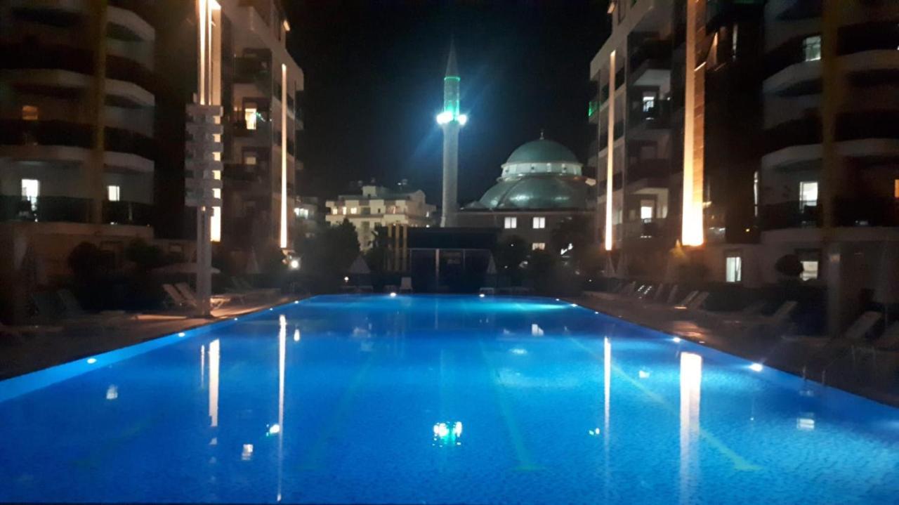 Daire Konyaalti'nda Luks Havuzlu 1+1 *